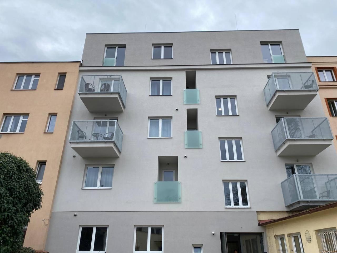 شقة Perla Hradce 101 Hradec Králové المظهر الخارجي الصورة