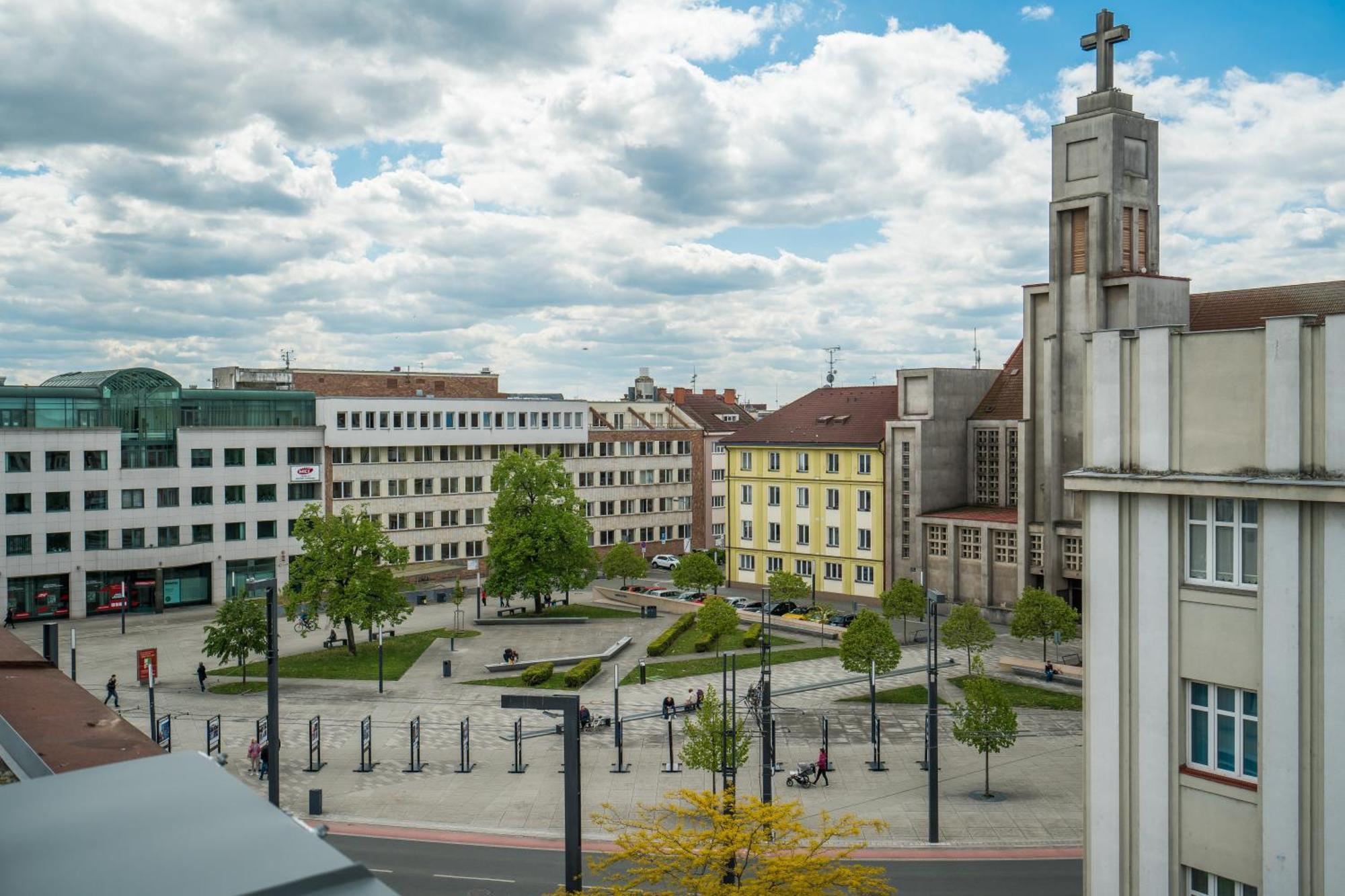 شقة Perla Hradce 101 Hradec Králové المظهر الخارجي الصورة